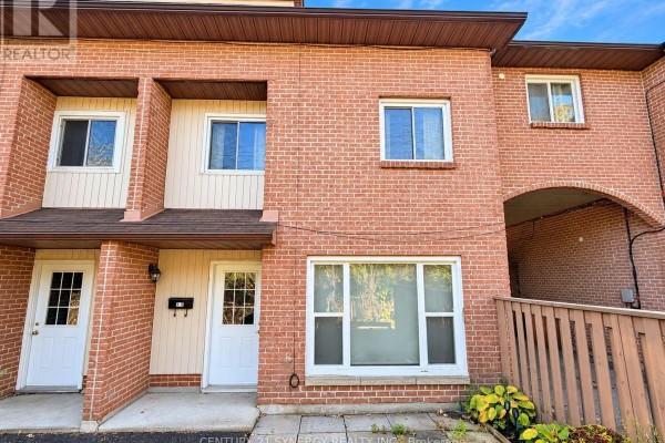 Living room - Unit \"o\" - 4 Pearl Street, Smiths Falls, ON K7A5B5 Photo 2
